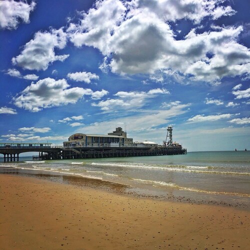 BOURNEMOUTH PROCHE PLAGE ET CENTRE-VILLE PARKING DÉSIGNÉ 