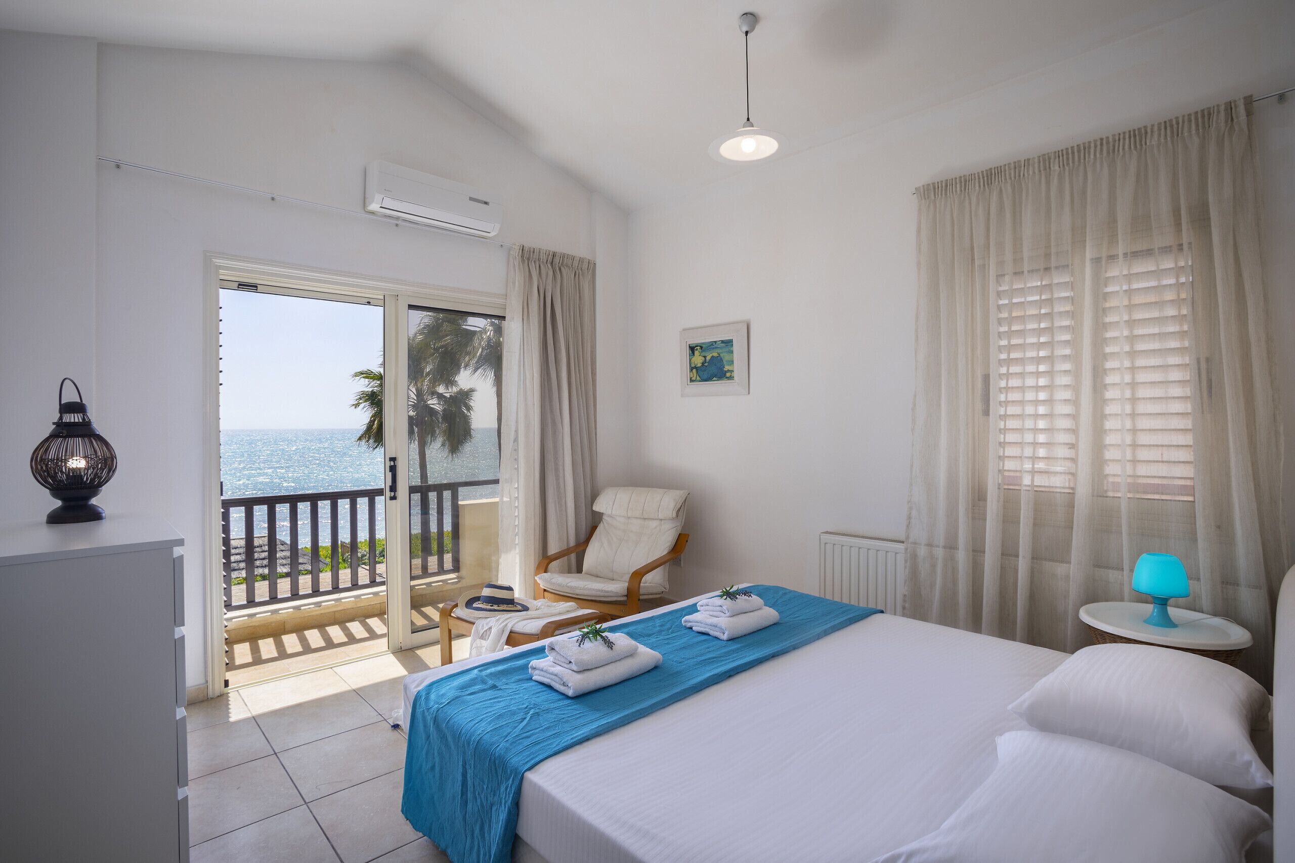 3 bedrooms, in-room safe, iron/ironing board, free WiFi