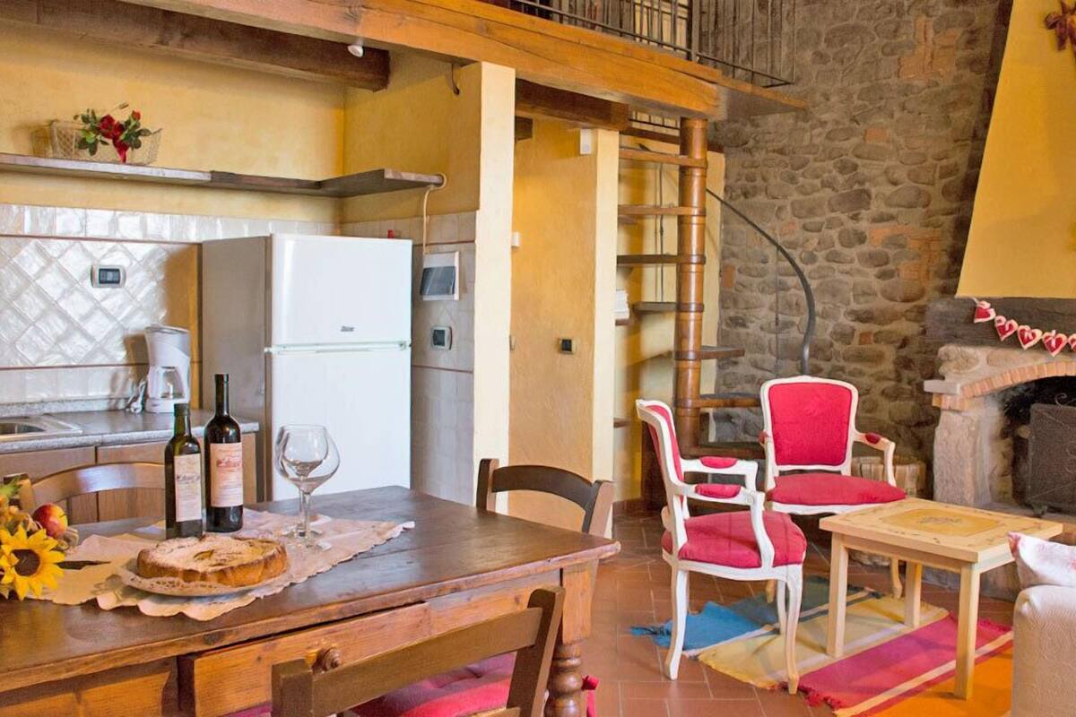 Free cots/infant beds, rollaway beds, free WiFi, bed sheets