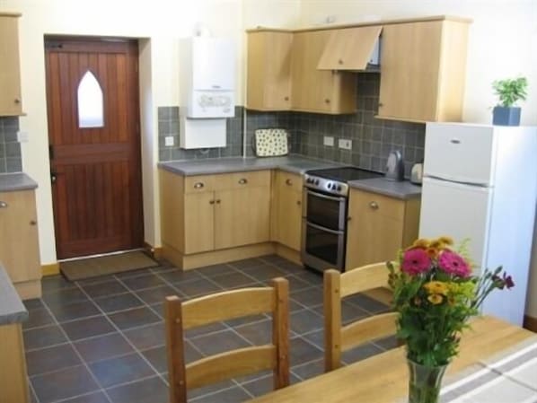 Cottage, Shared Bathroom (The Shippon - Broomedge  ) | Private kitchen