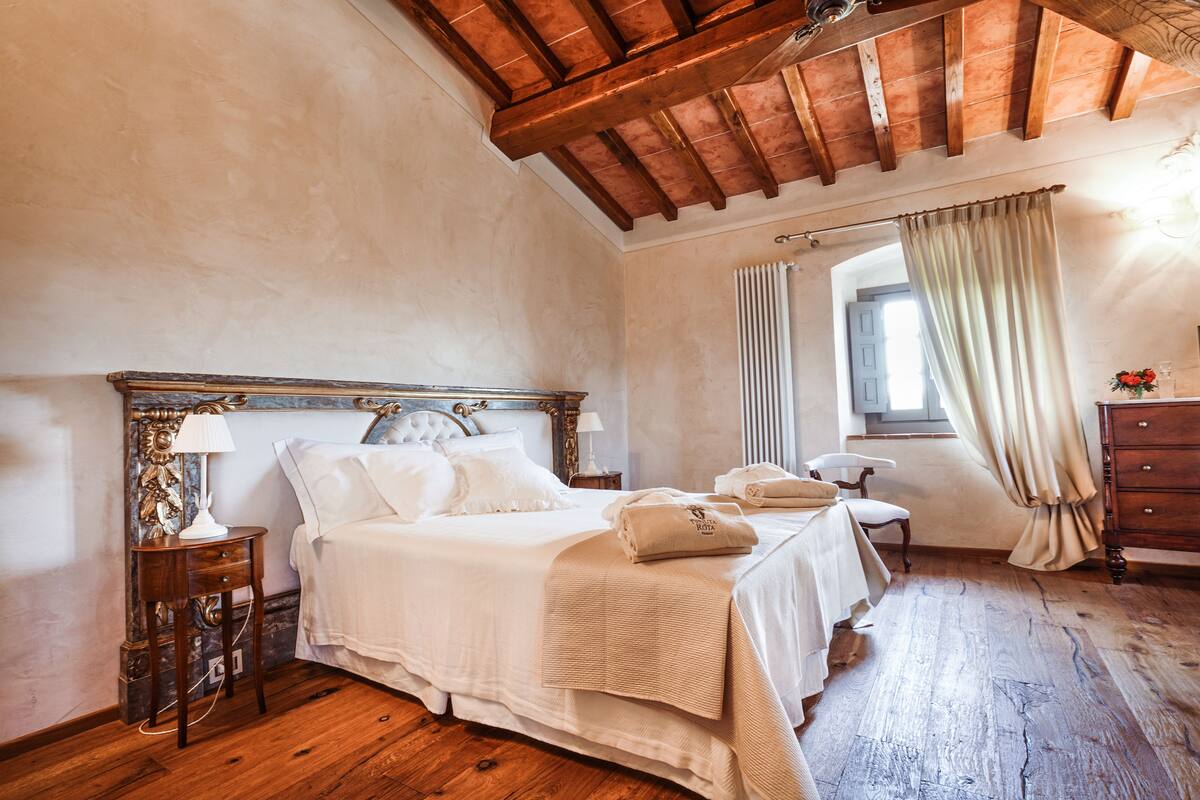 Superior Triple Room | In-room safe, desk, free cots/infant beds, free WiFi