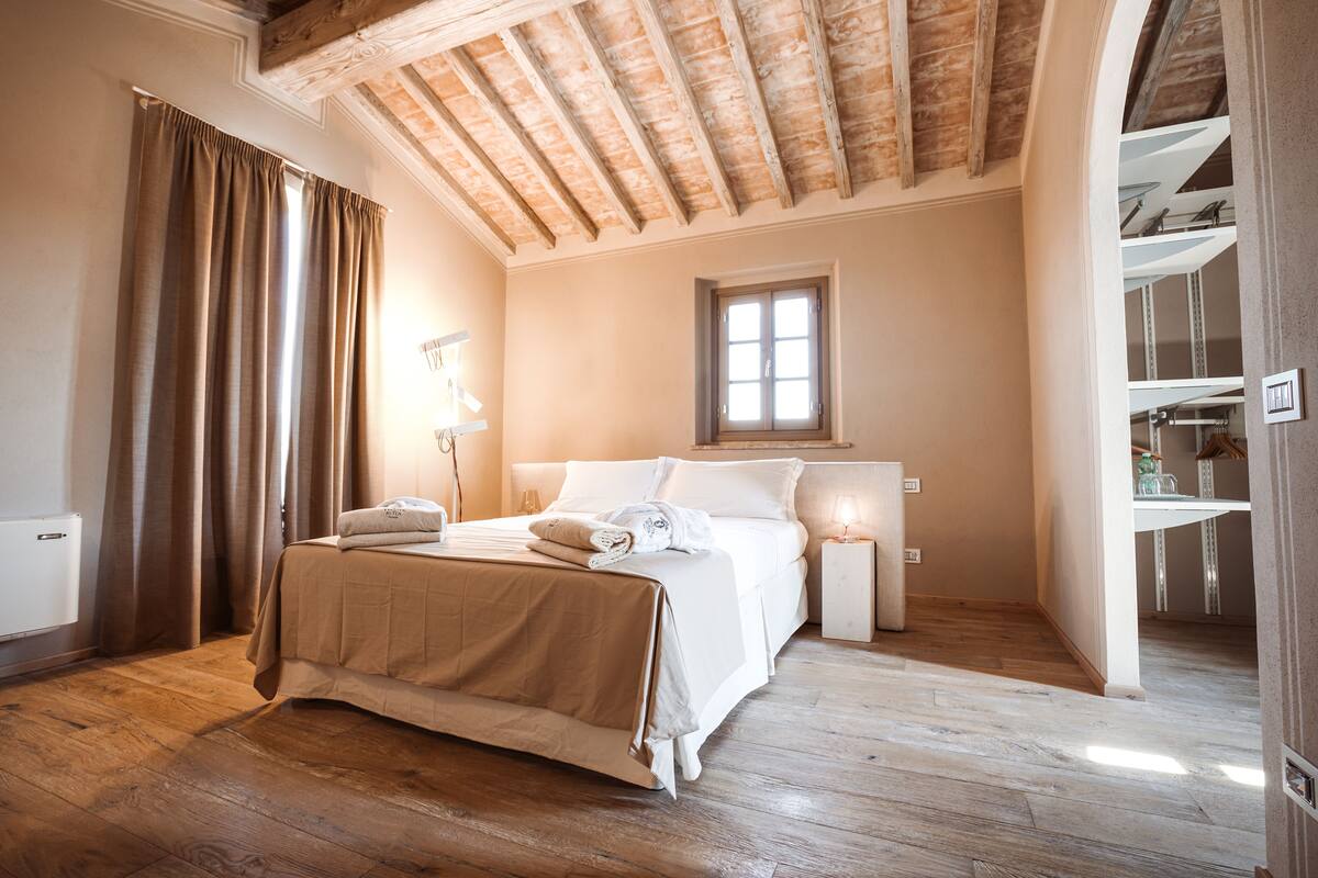 Executive Triple Room | In-room safe, desk, free cots/infant beds, free WiFi