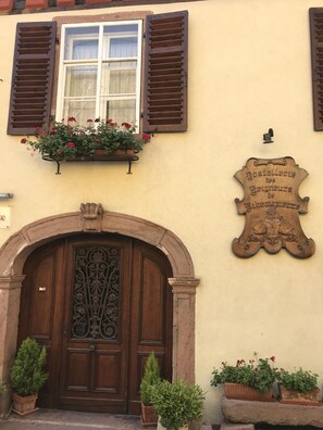 Fachada da propriedade