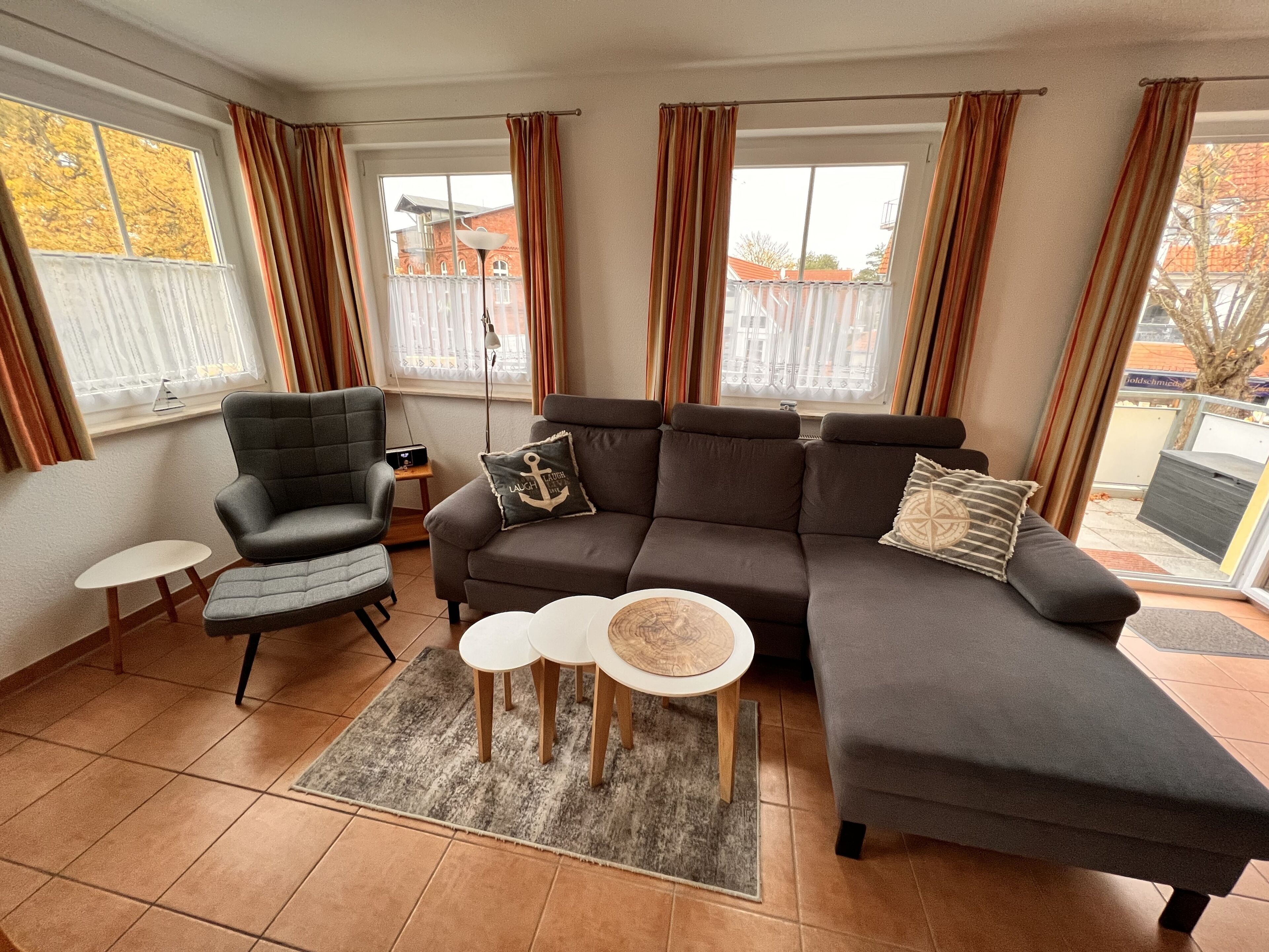 スマートテレビ、DVD プレーヤー、ステレオ