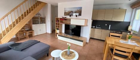 Smart-TV, DVD-Player, Stereoanlage