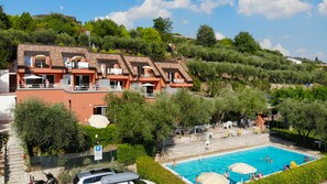 Seasonal outdoor pool - Holidays Residence (Lazise)
