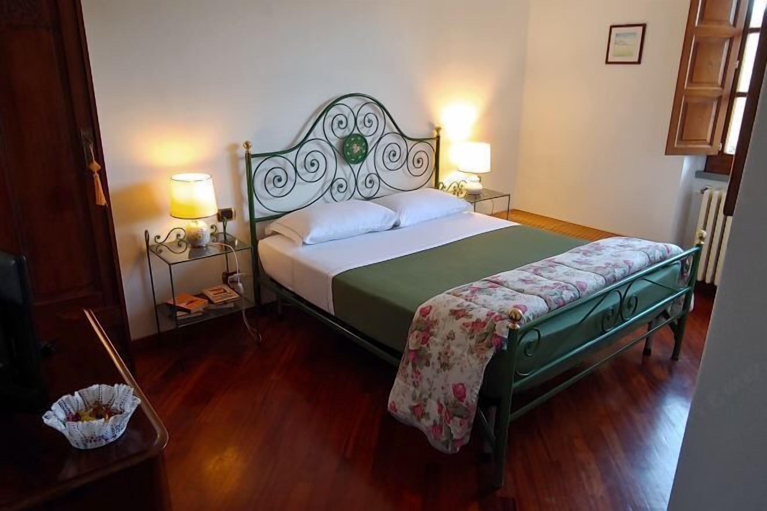 Verdunkelungsvorhänge, kostenloses WLAN, Bettwäsche