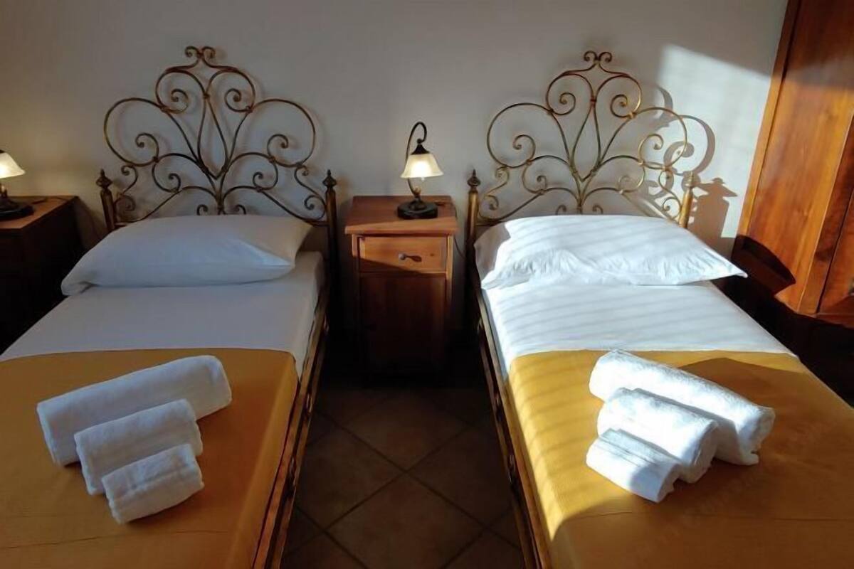 Blackout drapes, WiFi (free), bed sheets