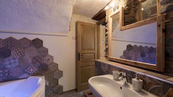 Superior Room, Jetted Tub (SPA bathtub) | Private spa tub