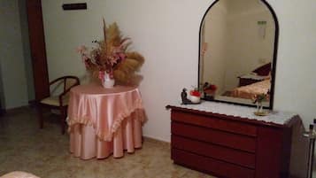 Premier Room, 1 King Bed, Hot Tub, Ground Floor