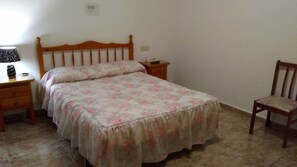 Superior Double or Twin Room | In-room safe, desk, laptop workspace, free WiFi - Hostal Mari Loli (San Fulgencio)