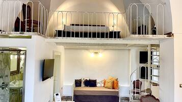 Chambre Confort, patio, vue parc | 1 chambre, literie de qualité supérieure, couette en duvet d'oie