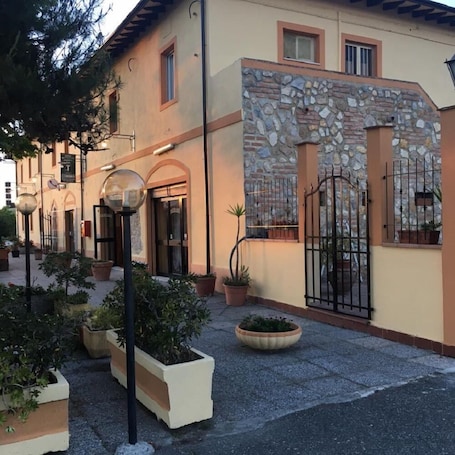 Fachada de la propiedad