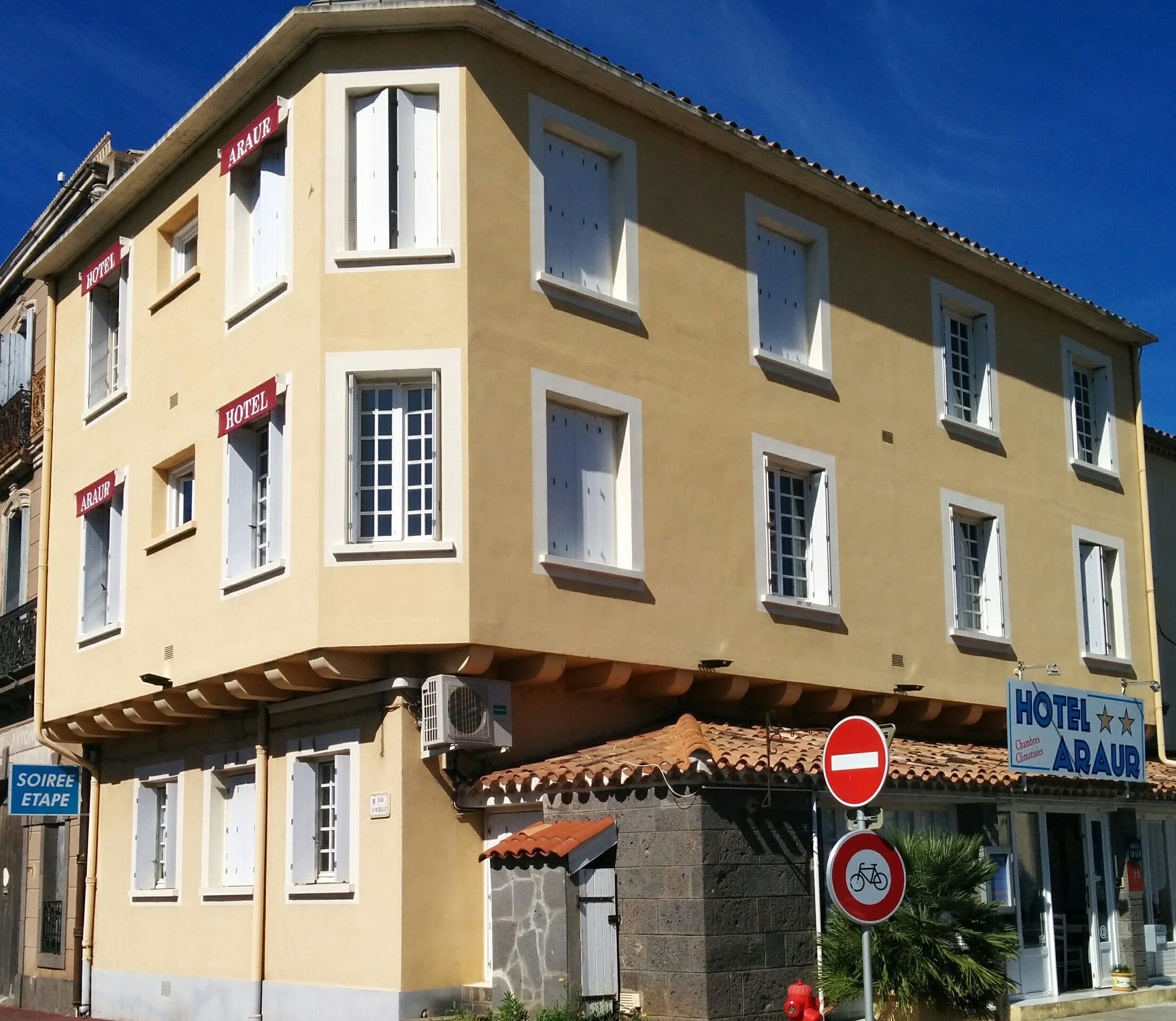 Fachada de la propiedad