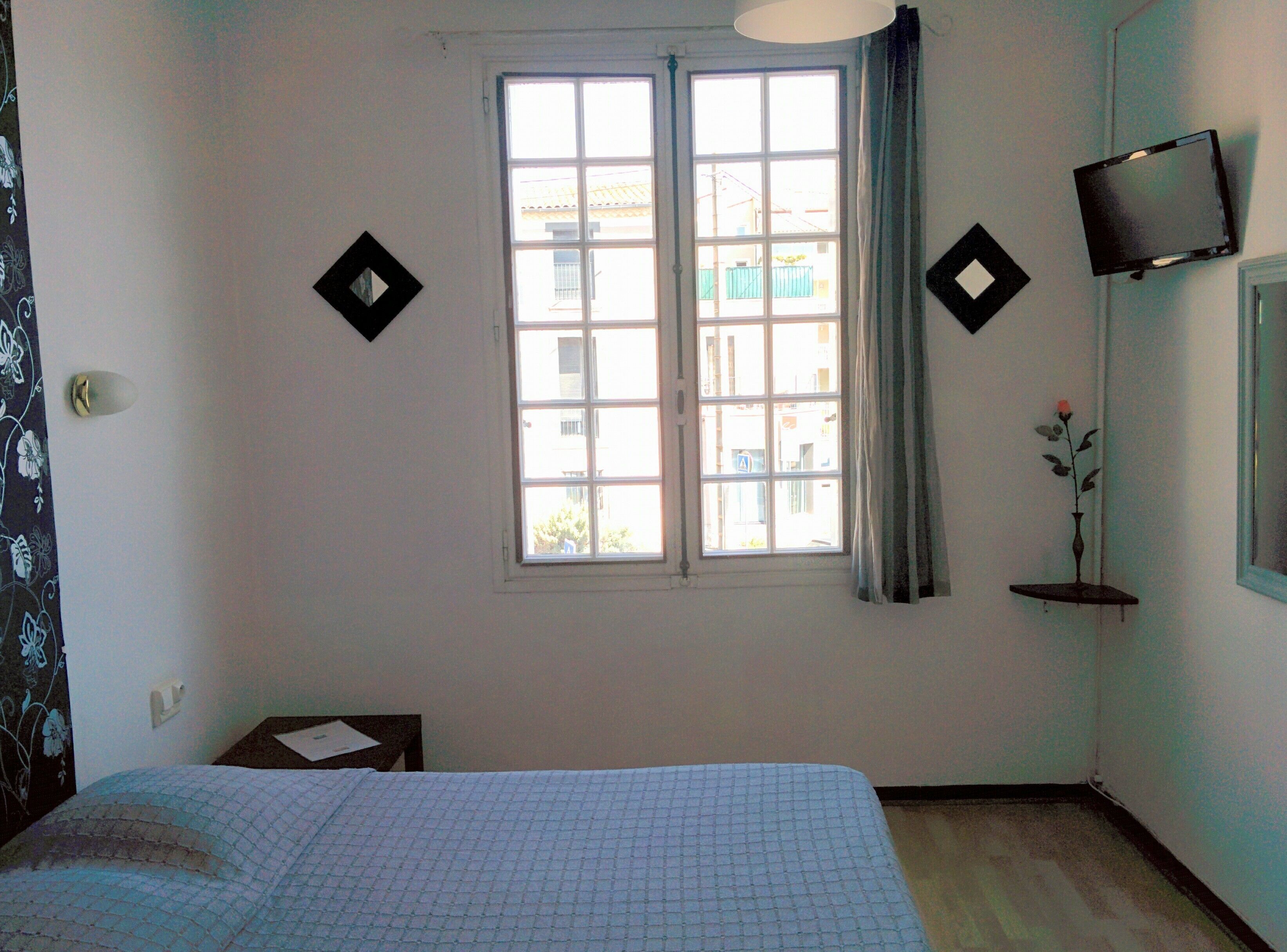 individually decorated, individually furnished, desk, free wifi