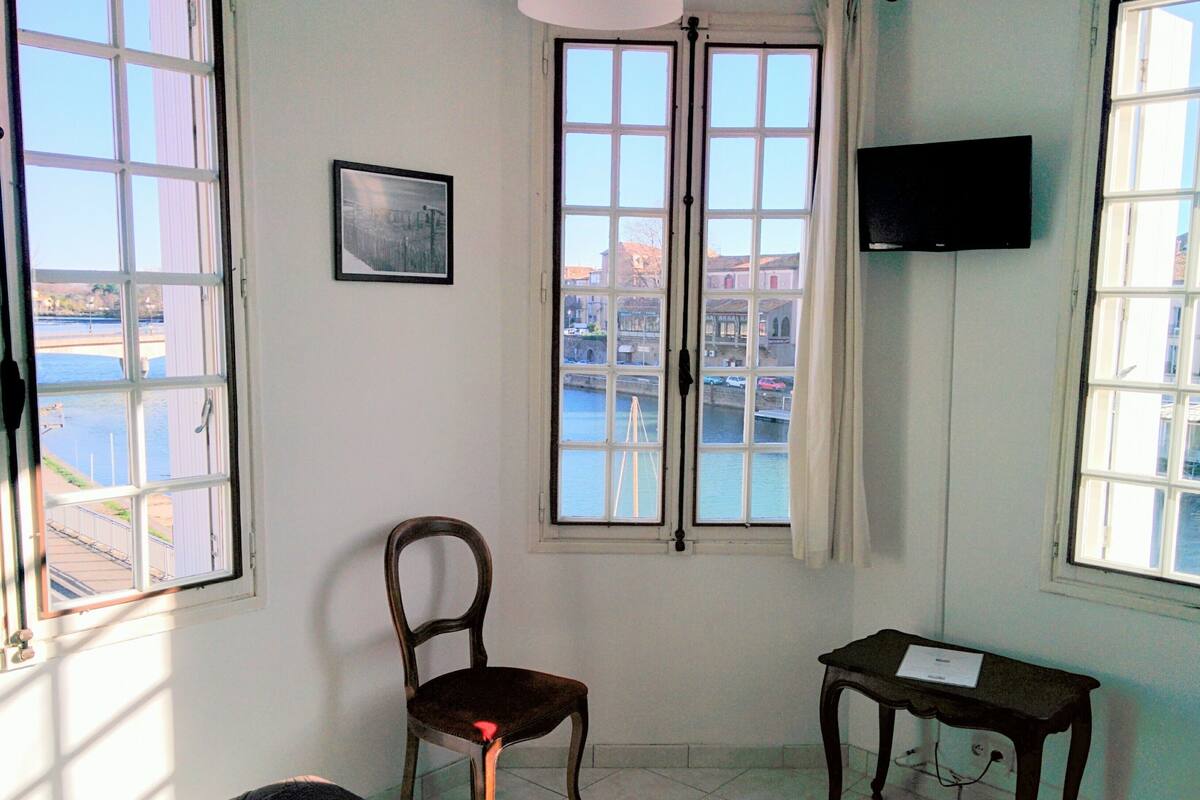 Double Room, River View | Room amenity