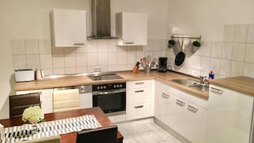 Ferienhaus, 3 Schlafzimmer | Eigene Küche | Kühlschrank, Mikrowelle, Ofen, Herdplatte