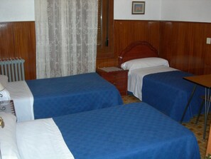 Soundproofing, free WiFi, bed sheets