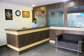 Reception - SKS Premier - Golf Course Road (Gurugram)