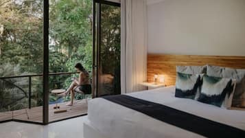 Deluxe Balcony | Egyptian cotton sheets, premium bedding, minibar, individually decorated
