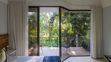 Deluxe Balcony | Egyptian cotton sheets, premium bedding, minibar, individually decorated