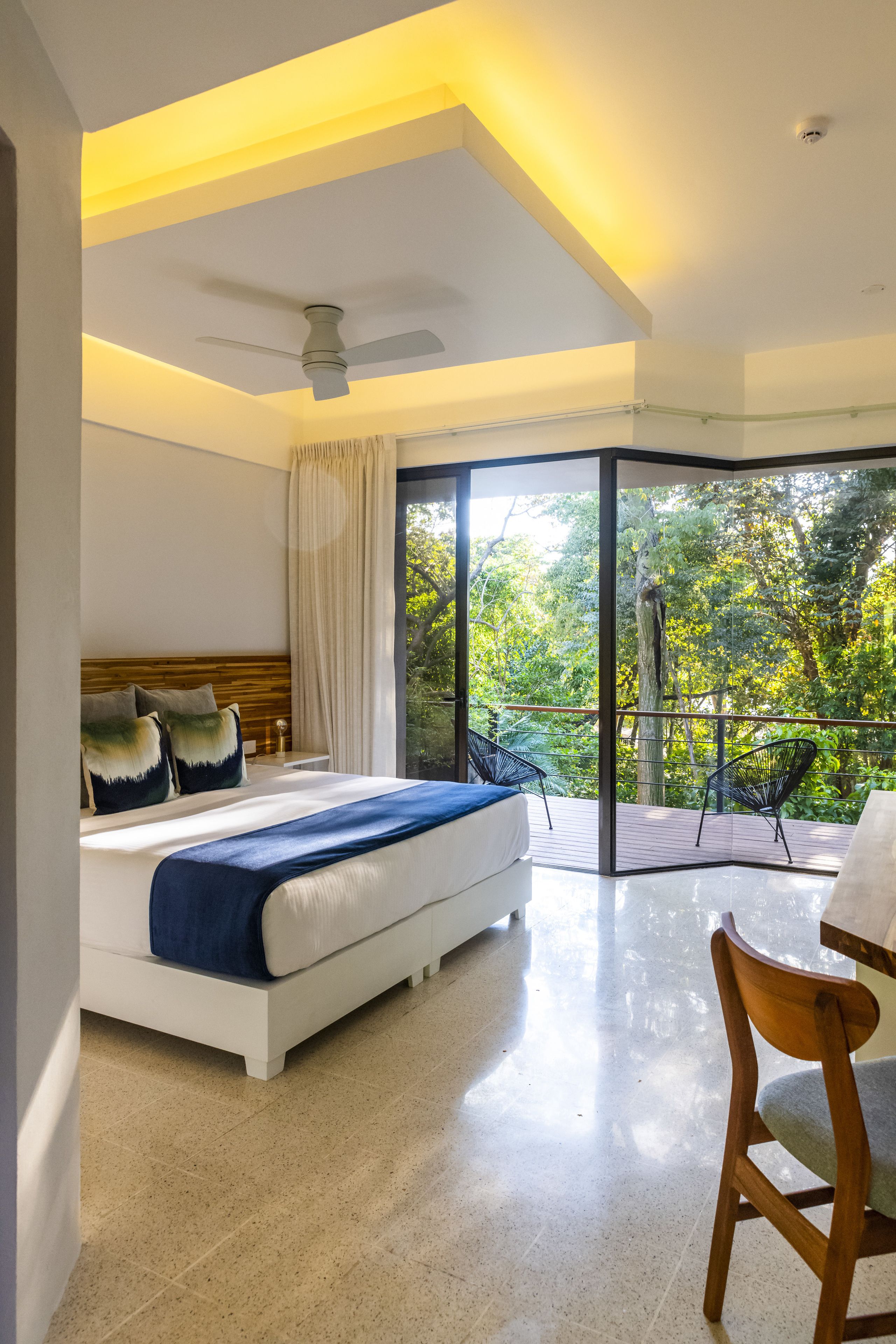 deluxe balcony | 1 bedroom, egyptian cotton sheets, premium bedding, minibar