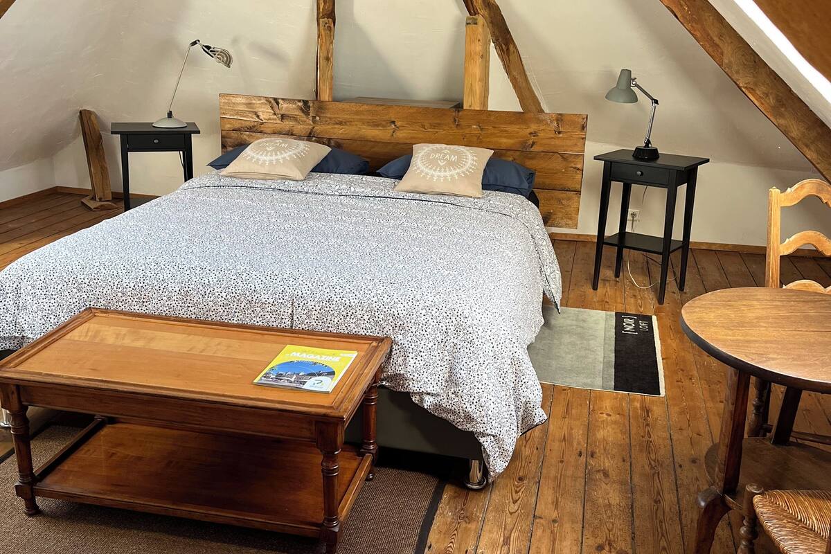 Deluxe Double Room, 1 Queen Bed, Non Smoking (Tribord) | Premium bedding, free minibar, individually decorated