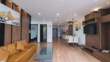 Apartment, 2 Bedrooms, 2 Bathrooms | Living area | Smart TV