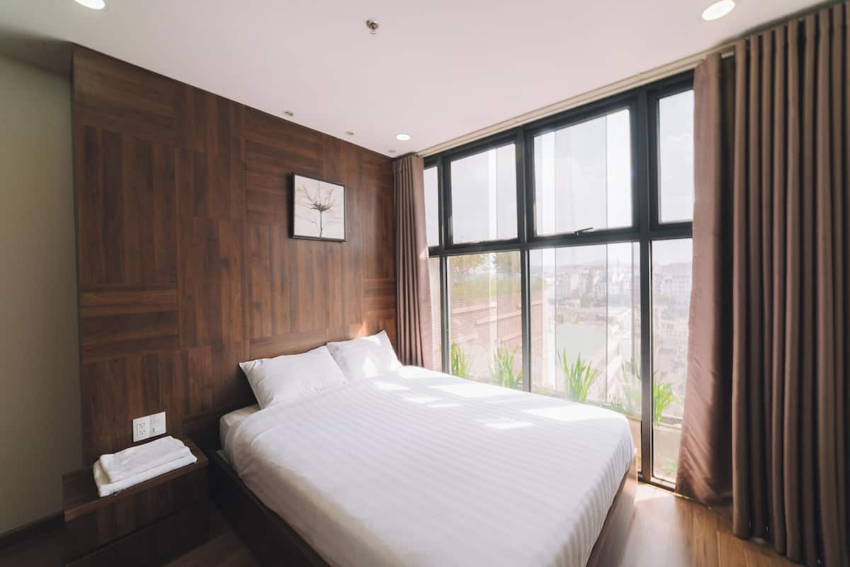 Apartamento, 2 quartos (1 Bathroom) | 1 quarto, escrivaninha, espaço de trabalho para notebook
