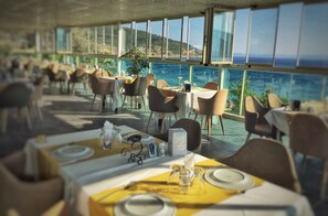 Breakfast and dinner served - Cetin Prestige Resort (Erdek)