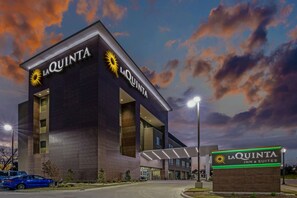 Exterior - La Quinta Inn & Suites by Wyndham Waco Downtown - Baylor (Waco)