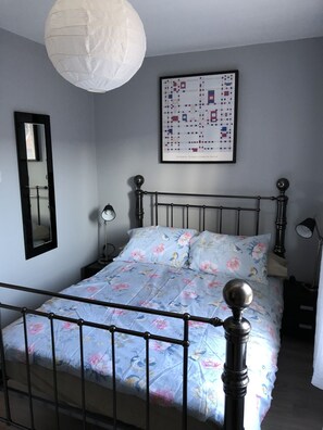 Free WiFi, bed sheets