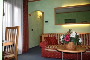 Junior Suite | In-room safe, soundproofing, free cots/infant beds, rollaway beds - Hotel Primiero (Primiero San Martino di Castrozza)