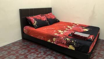 Family House, 4 Bedrooms, Accessible, Non Smoking | 4 bedrooms, individually decorated, individually furnished