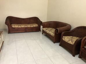 Familie huis, 4 slaapkamers, toegankelijk voor mindervaliden, niet-roken | Woonkamer | Televisie