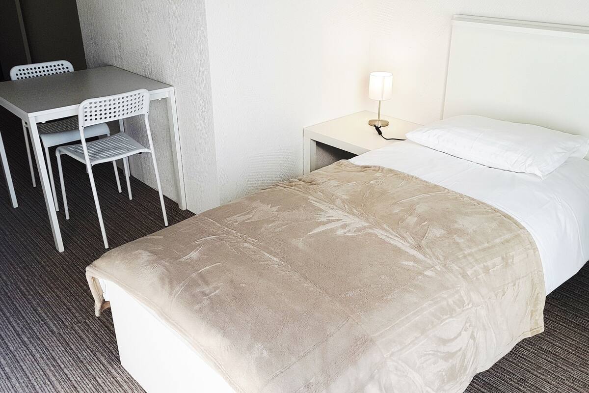 Minibar, desk, free WiFi, bed sheets