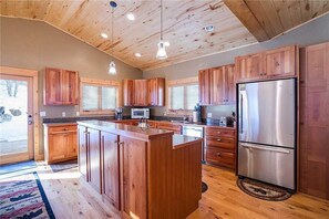 House, Multiple Beds (Emerald Vista (Home)) | Private kitchen - Emerald Vista (Steamboat Springs)