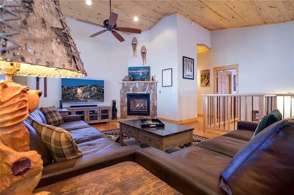 House, Multiple Beds (Emerald Vista (Home)) | Living room | Ping pong - Emerald Vista (Steamboat Springs)