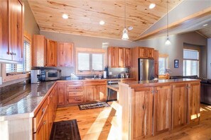 Ferienhaus, Mehrere Betten (Emerald Vista (Home)) | Eigene Küche