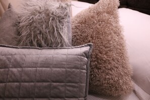 Decoración personalizada, muebles diferentes y escritorio 