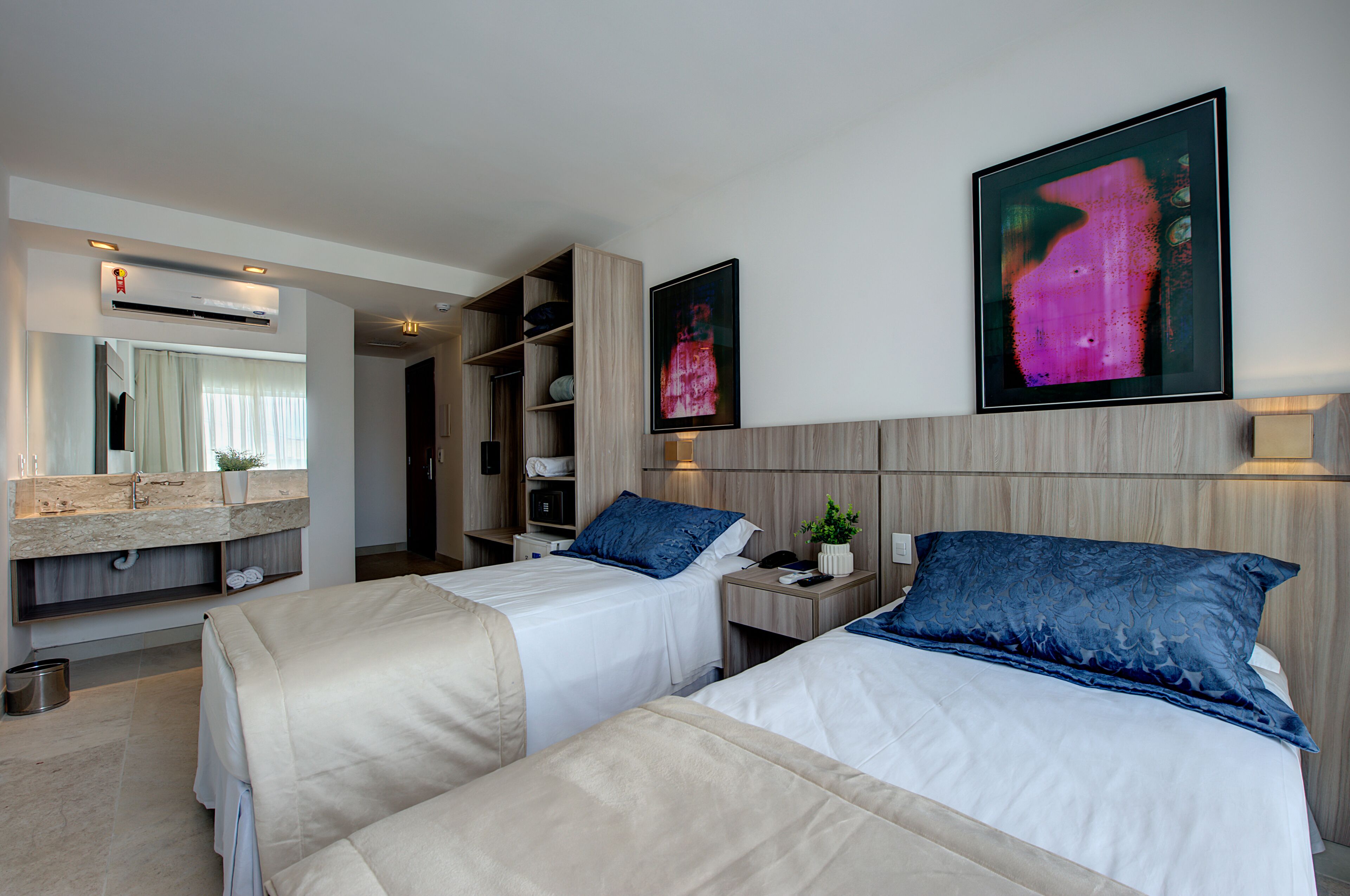 deluxe double or twin room, sea view | minibar, in-room safe, desk, blackout curtains