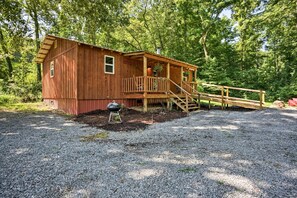 Exterior - Kentucky Cabin w/ 2 Fishing Ponds & Trail Access (New Concord)