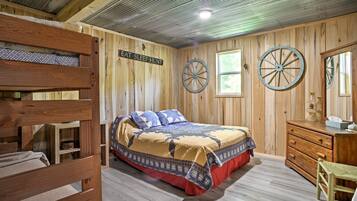 2 bedrooms, internet, bed sheets