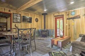 Dining - Kentucky Cabin w/ 2 Fishing Ponds & Trail Access (New Concord)