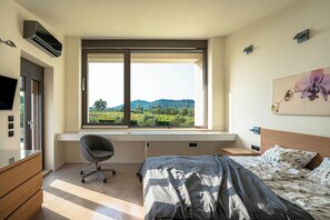 3 bedrooms, iron/ironing board, travel crib, WiFi