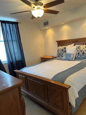 1 slaapkamer, een strijkplank/strijkijzer, gratis wifi, beddengoed