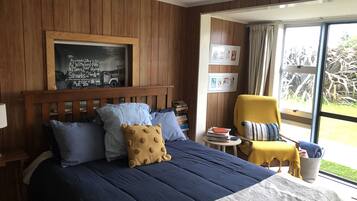 4 bedrooms, bed sheets