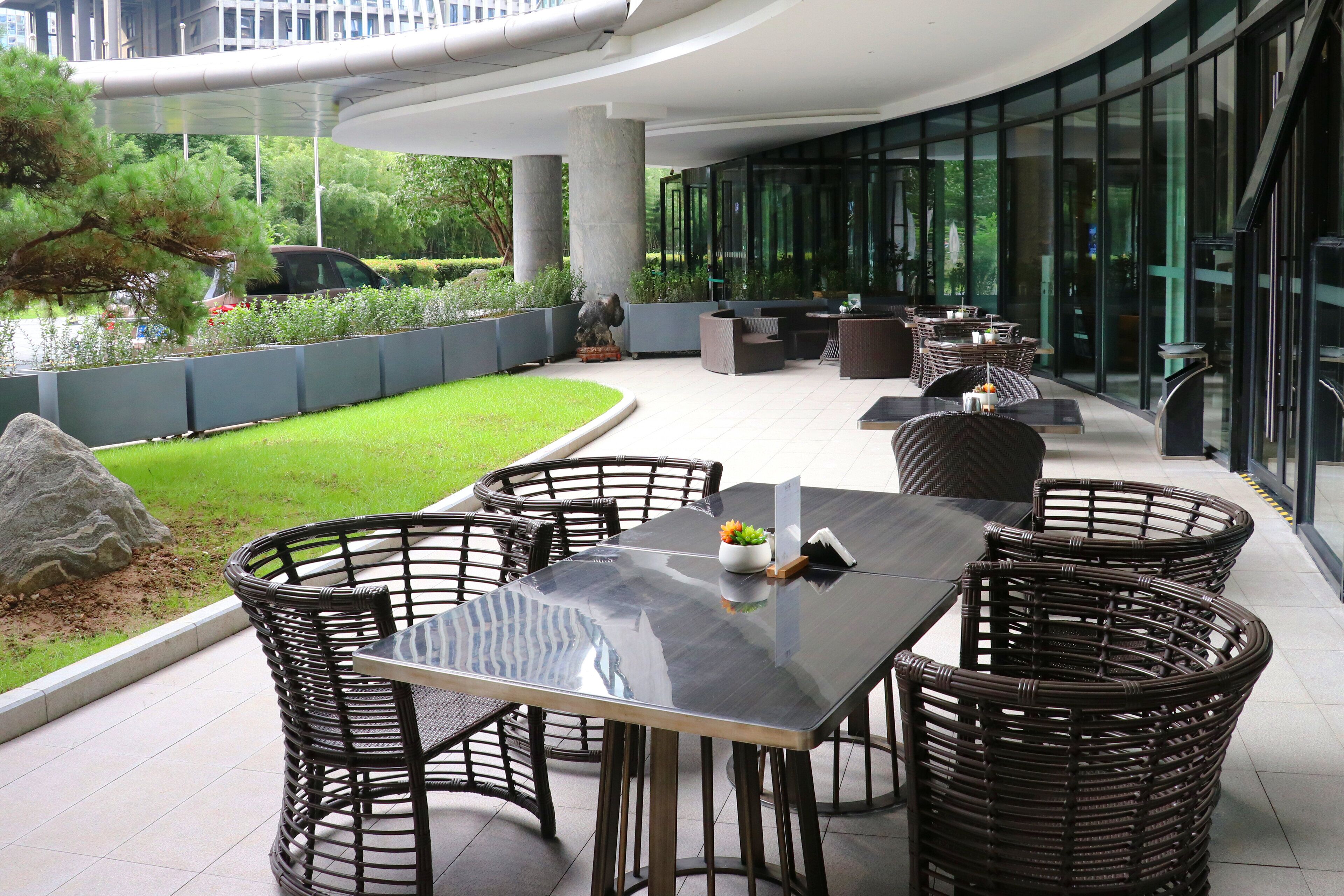 breakfast, lunch and dinner served