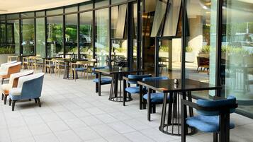 Aperto a colazione, pranzo e cena