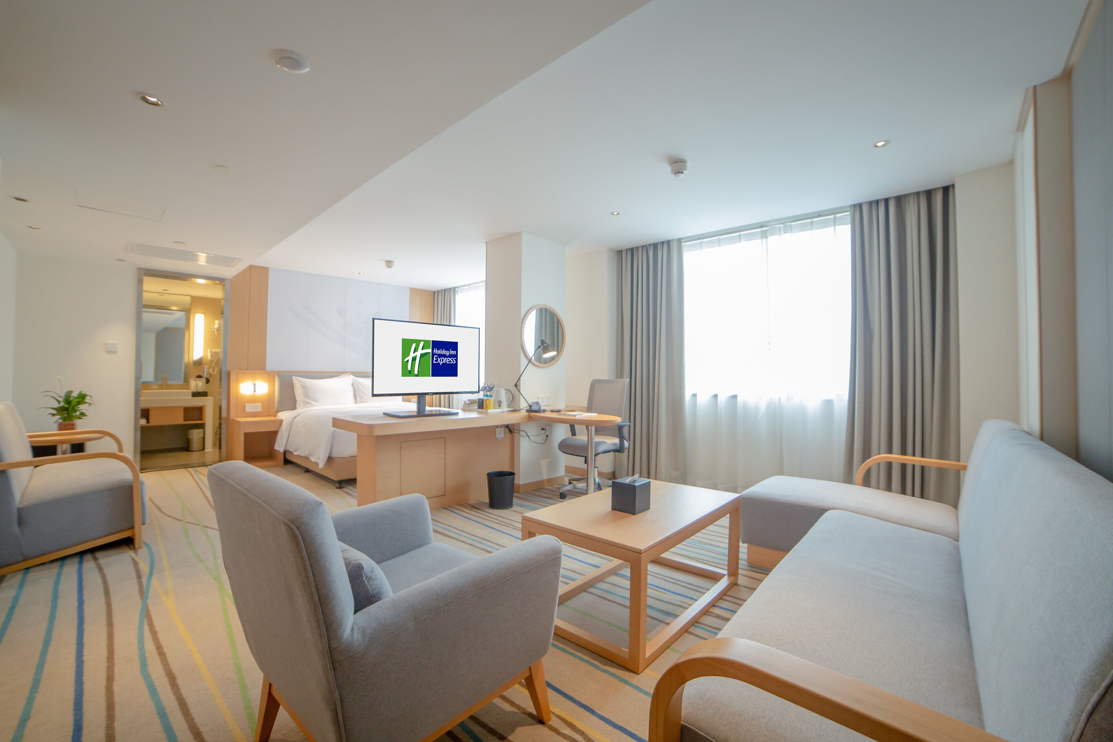 Suite, 1 dormitori | Caixa forta a l'habitació, escriptori i wifi gratuïta 